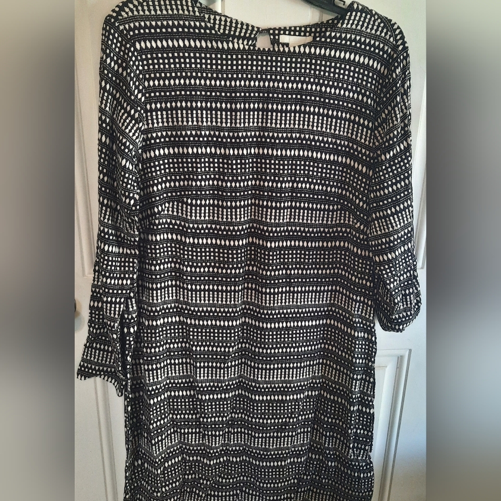 H&M Black and White Long Sleeve Geometric Pattern Dress